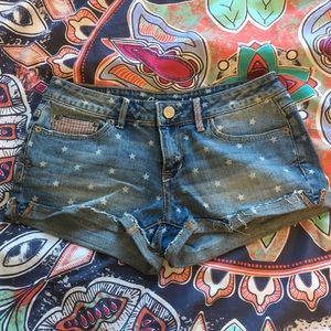 Star printed shorty shorts